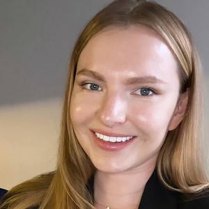 Julia, psychologist